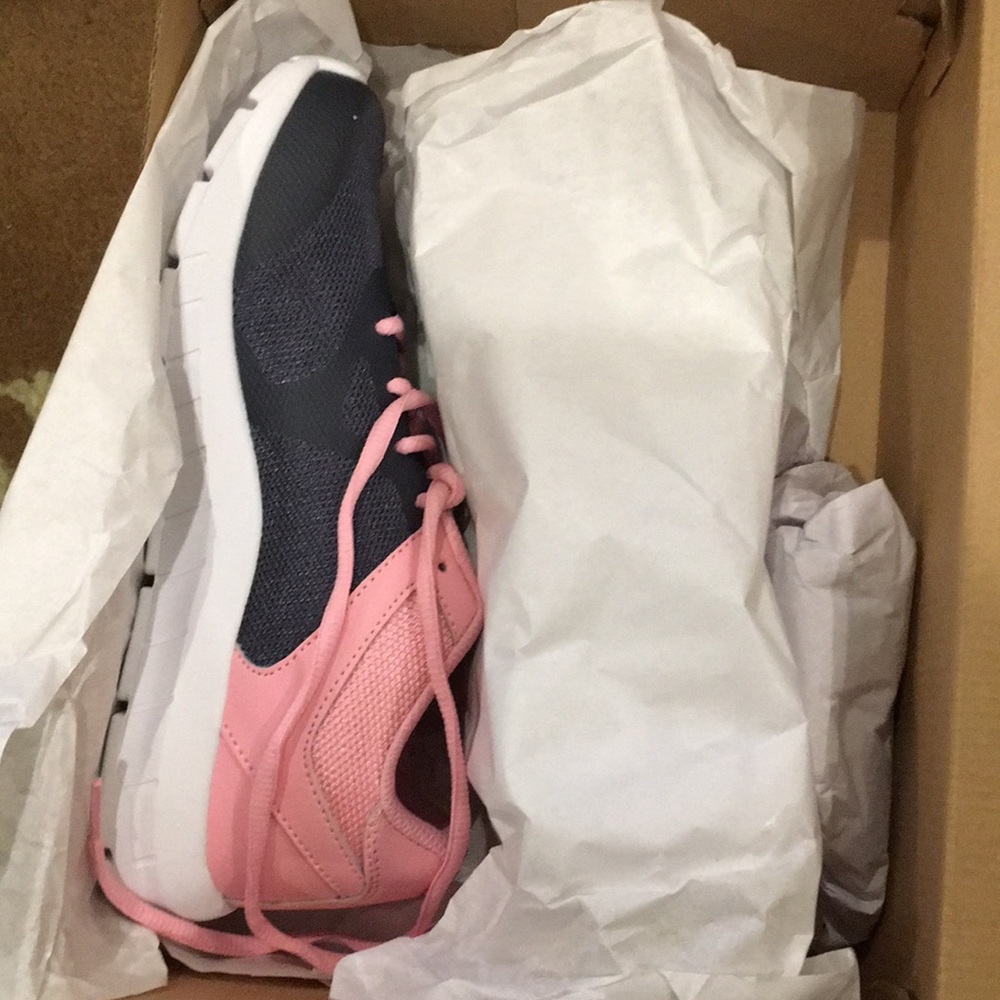 Reebok Running shoes Kids Size 6